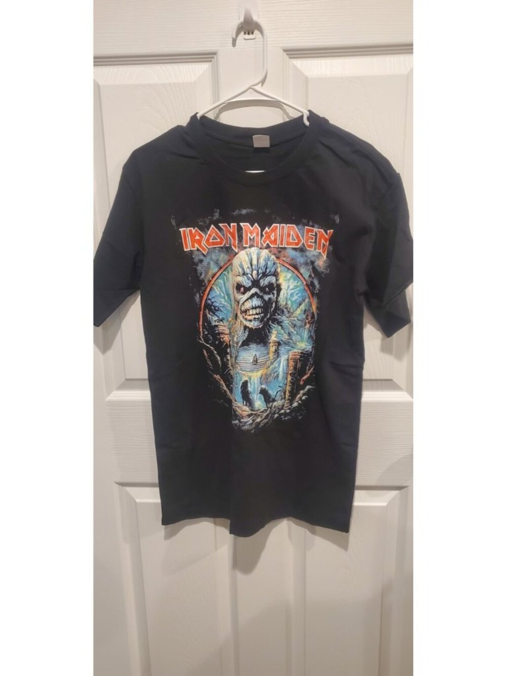 IRON MAIDEN ROCK T-SHIRT SIZE Medium NWOT